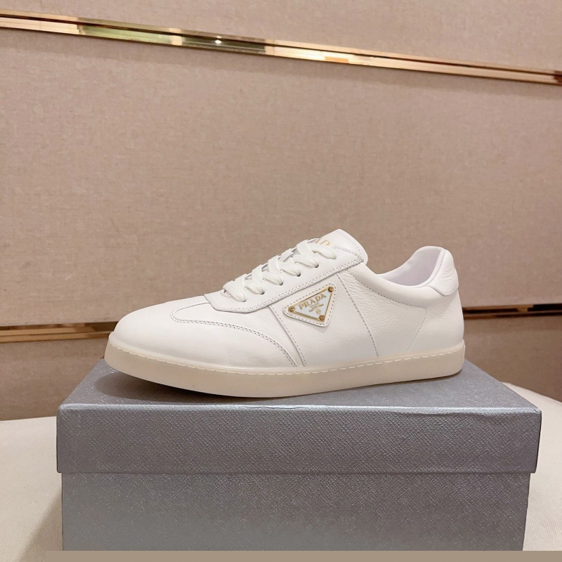 Pra*a casual shoes